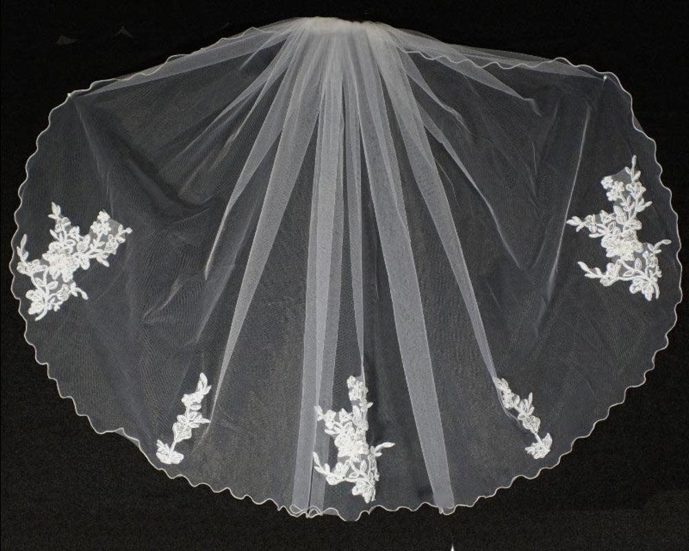 EV107 - 30" Lace Applique Communion Veil - white - EV107 open